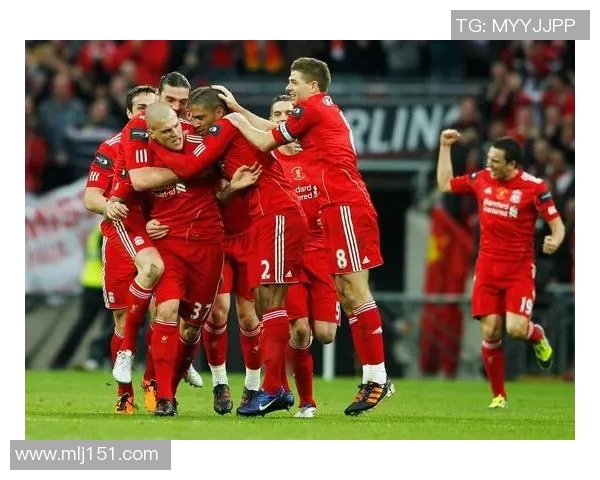 拜仁慕尼黑与利物浦首发阵容对比分析及战术解读